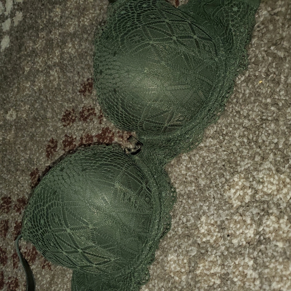 Bras - Picture 5 of 7